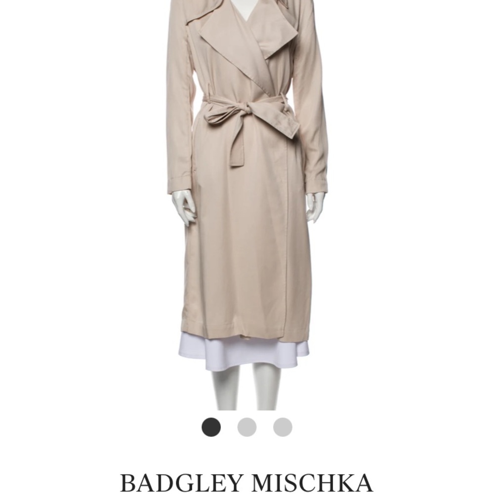Badgley Mischka trench coat size small
